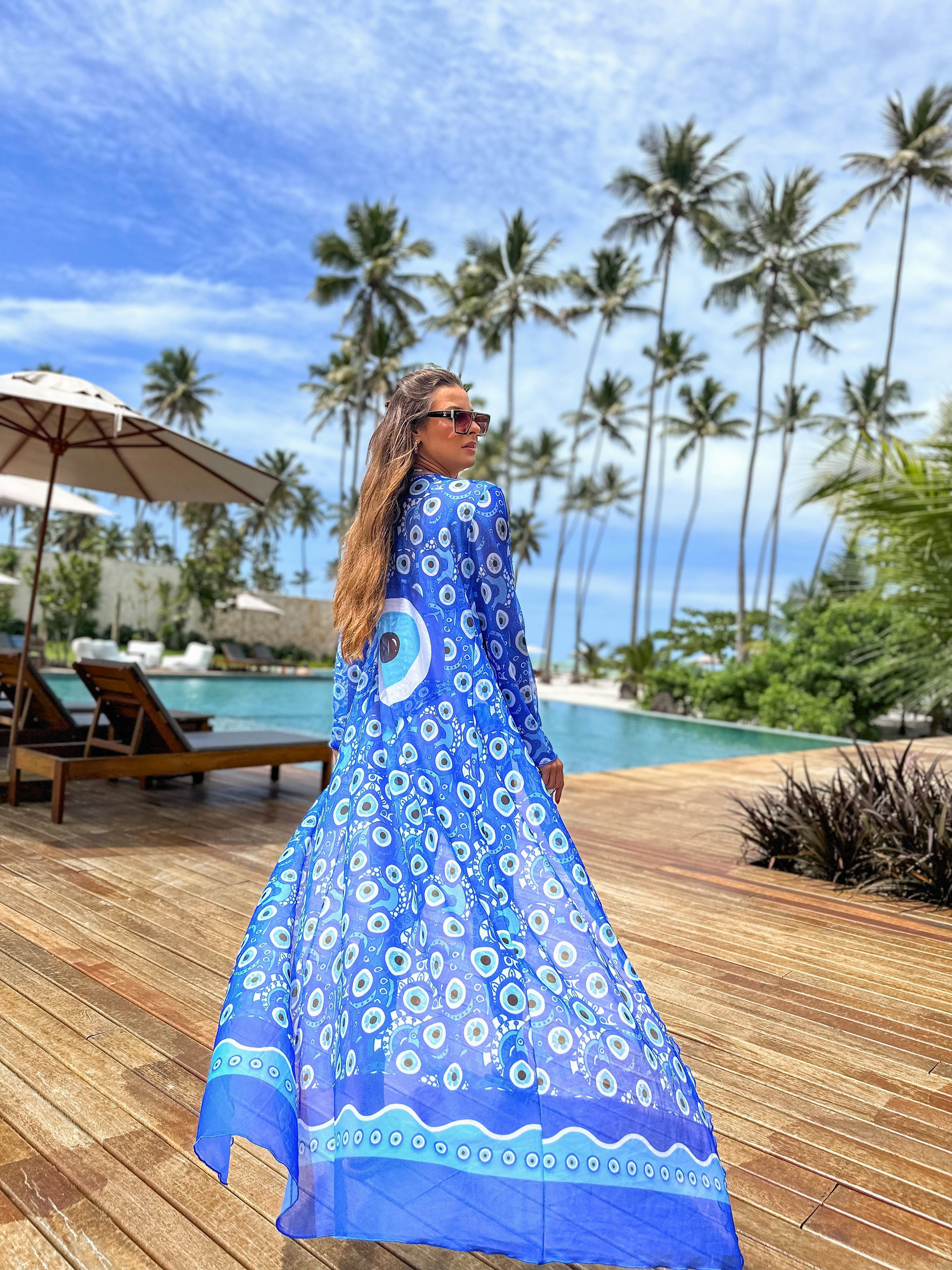 SAIDA  LONGA OLHO GREGO